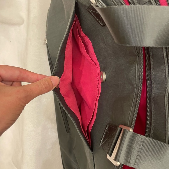 Baggallini 18” Dark Grey/Pink Interior Travel Tote Bag - Picture 12 of 13